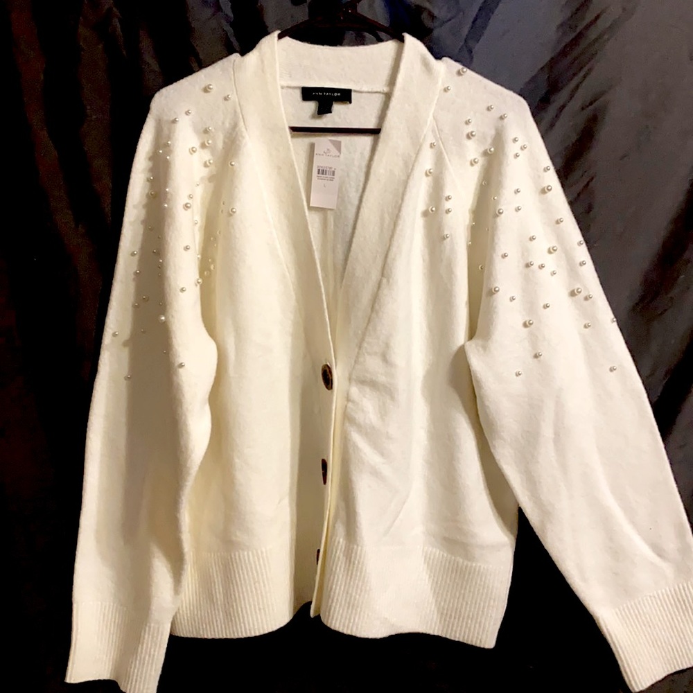 Large white/ thick cardigan